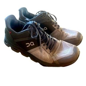 OnCloud shoes size 10.5